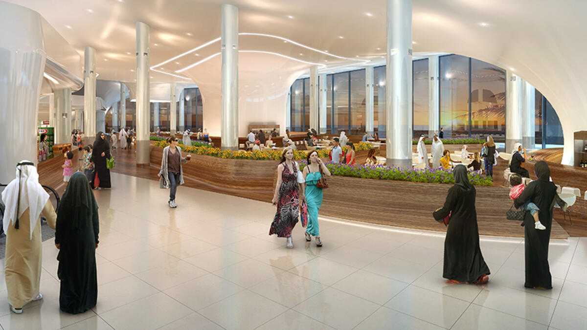 قطر: انتشر مقطع فيديو، يظهر فيه مواطناً قطرياً، وهو يعتدي على سيدة في أحد المولات التجارية في قلب العاصمة القطرية .وأثار الفيديو موجة من الغضب بين الشعب القطري.