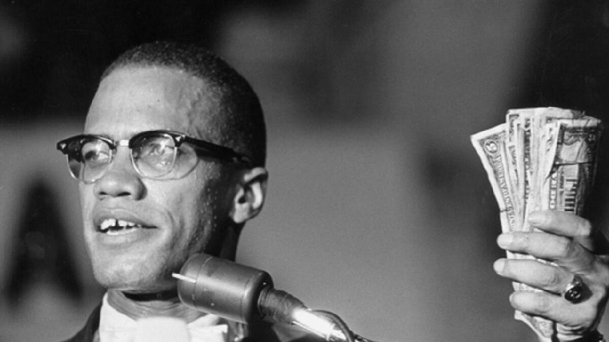 "مالكوم إكس" أحد أبرز المطالبين بالقضاء على العنصرية، حيث كان من كبار الداعين لنبذ قيود الاستعباد والقضاء على كل أشكال العنصرية، والذي أثنى على المساواة بين البيض والسود والعرب والعجم في رحلته إلى مكة وأدائه للحج عام 1964 التي أشعرته بتآخي المسلمين