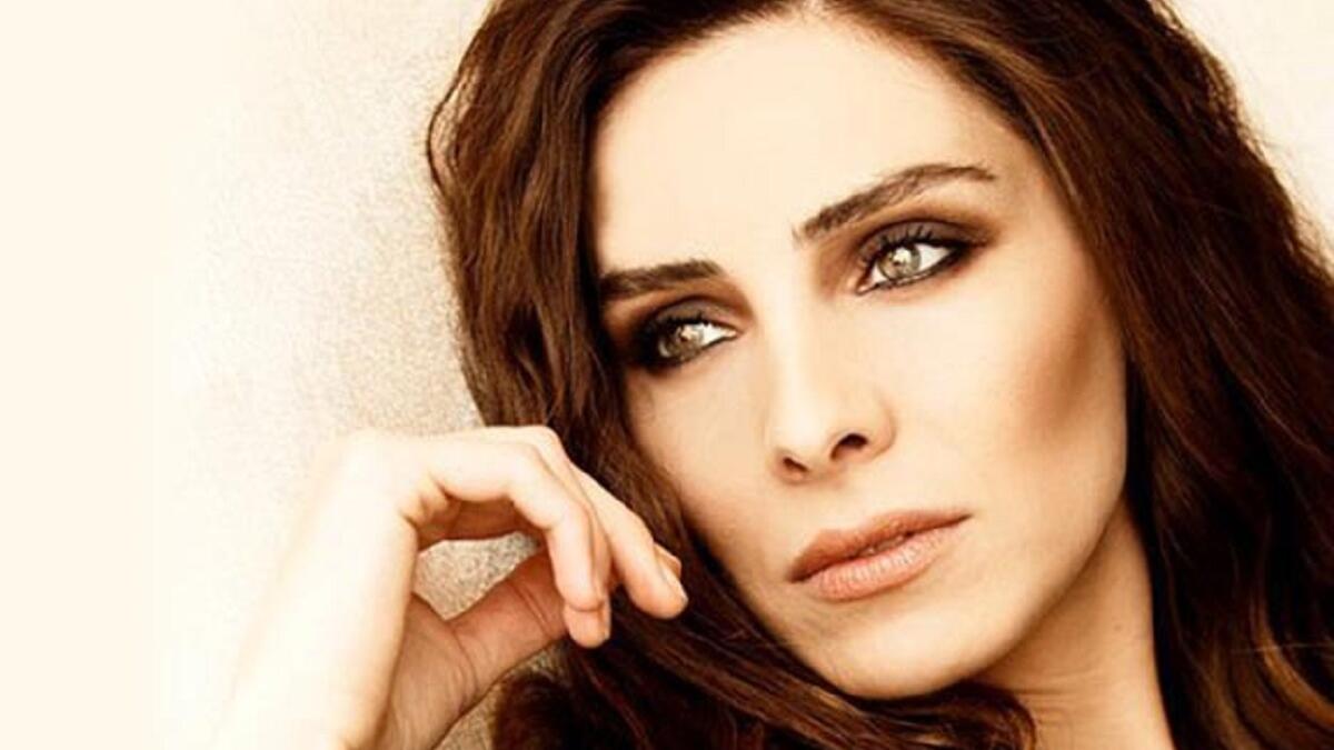 نور فتاح أوغلو (36 عاما) لعبت دور السلطانة "مهدفران" في مسلسل حريم السلطان. وهي ايضا عرفت في مسلسل عشق الممنوع عندما كانت شقيقة" سمر". وولدت نور فتاح أوغلو ، في مدينة دويسبورغ الألمانية، لأب تركي يدعى سنان وأم تركية تدعى فاطمة.