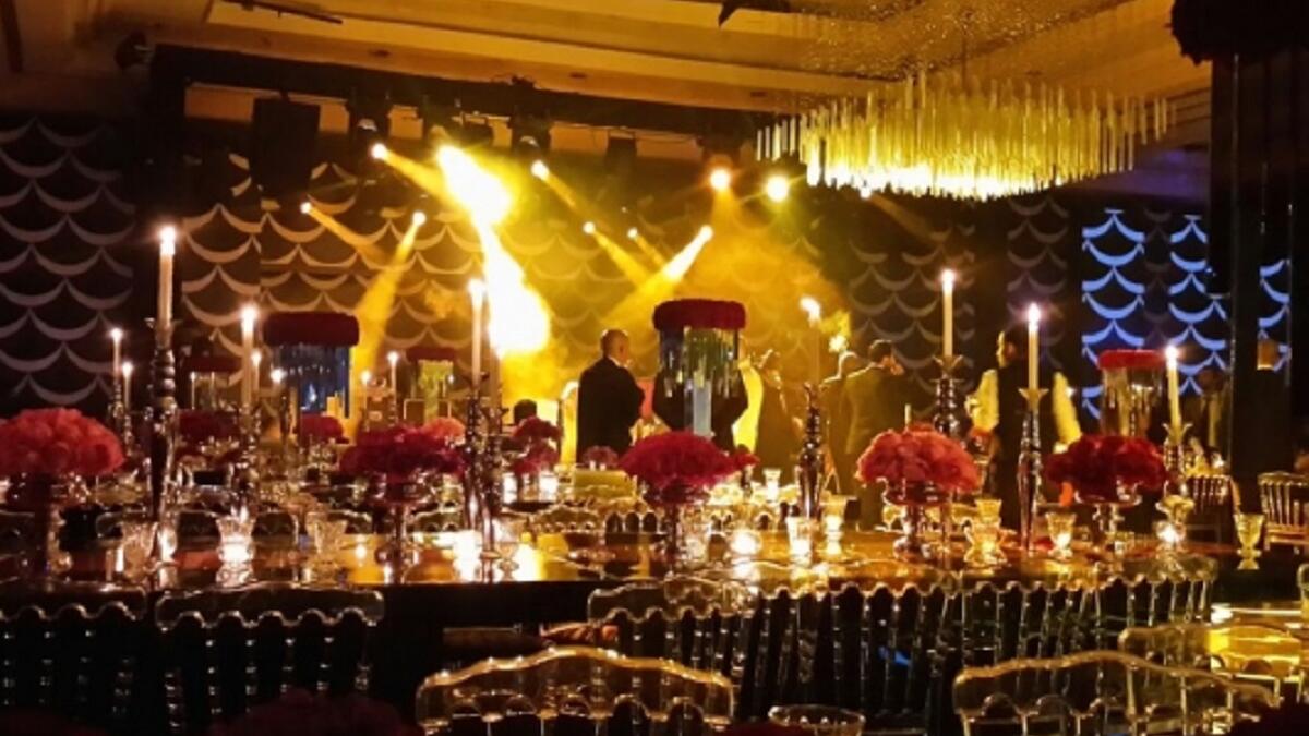 حفل اسطوري تاريخي اقامه رئيس وزراء اردني اسبق لنجله البكر في احد اكبر وافخم فنادق عمان الغربية الحفل الذي قدر البعض تكاليفه لساعات قليلة وصل لاكثر من (500) الف دينار أردني. واحيى الحفل اكثر من مطرب كان ابرزهم المطرب اللبناني الكبير راغب علامة