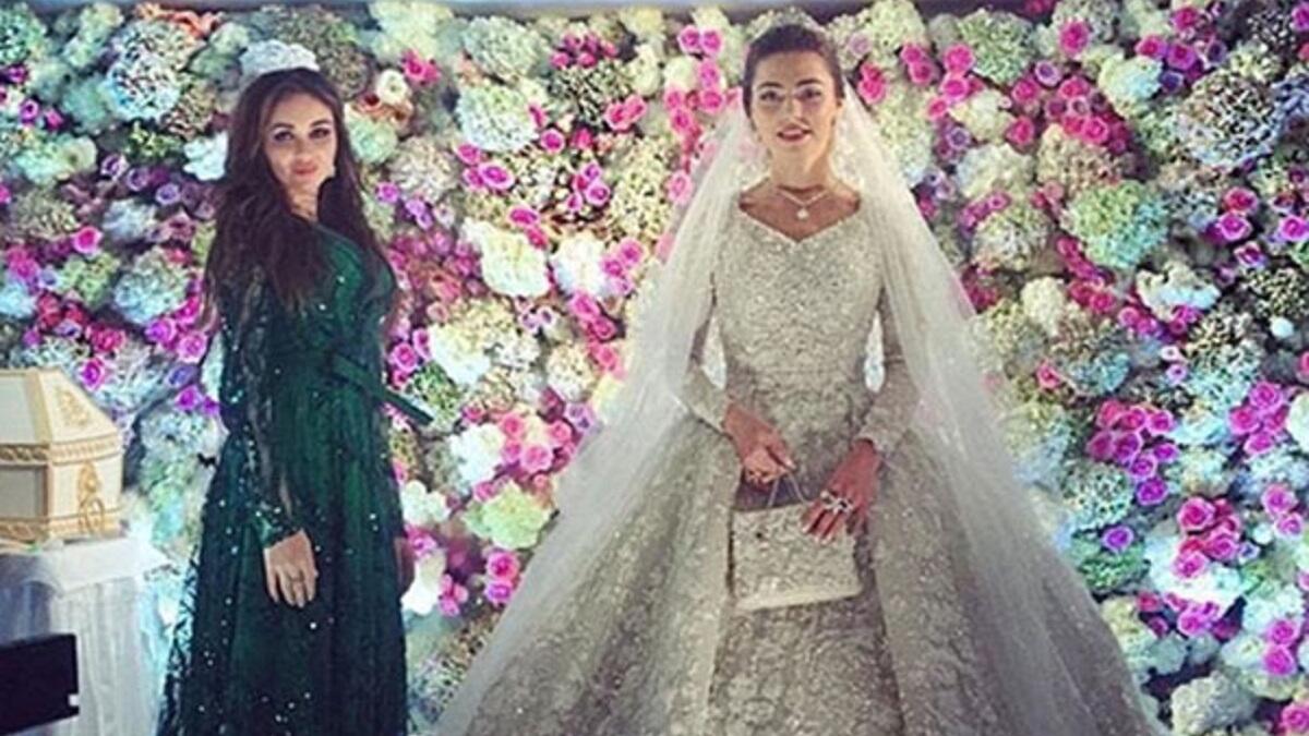 أقيم حفل زفاف الثنائي خديجة ذات على الشاب سعيد غرادسولي في موسكو، ضمن حفل أسطوري أحياه مجموعة من النجوم العالميين، وهم إنريكي جلاسيس وجينيفر لوبيز وستينغ وكلف أكثر من مليار دولار أمريكي.