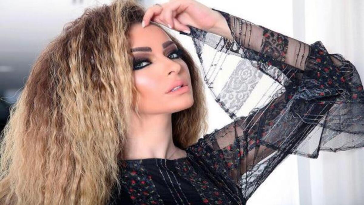 يبدو ان أضواء الشهرة أغرت زين كرزون خصوصا بعد دخول شقيقتها ديانا عالم الفن، ودقت كرزون كل ابواب الشهرة لتنجح كرزون في صنع قاعدة جماهيرية من خلال تطبيق السناب شات