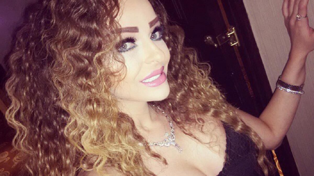 زين كرزون هي شقيقة الفنانة الأردنية ديانا كرزون وقد سطع اسمها بسبب تطبيق السناب شات حيث تعتبر من أبرز الناشطات في التطبيق. وقام الامن الاردني بالقبض عليها وكان سبب التوقيف هو مجموعة قضايا رفعها العديد من رواد موقع سناب شات يتهمون زين فيه بالاساءة بالشتم .