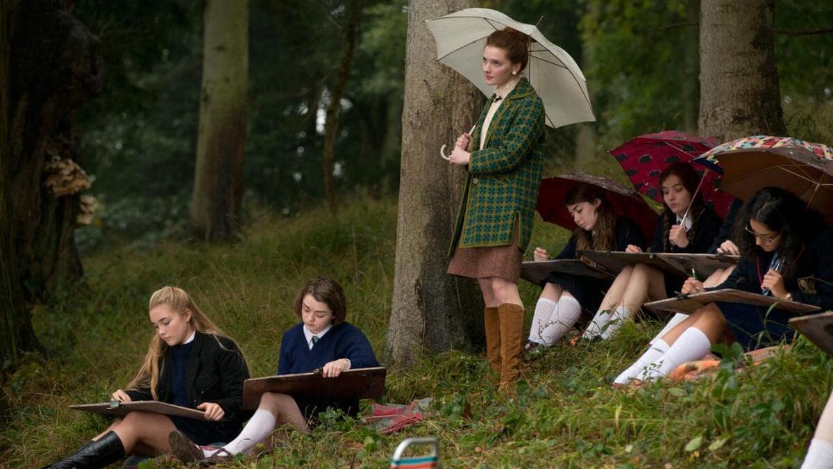 فيلم سقوط Falling  : هو فيلم أوكراني تدور قصته حول جيل من الشباب الأوكرانيين الثوريين الذين يبحثون عن مكان لهم في أوكرانيا الحديثة، شابان مرتبطان، يجتمعان في لحظة فارقة في حياتيهما، ويعيشان 7أيام من السعادة معًا.