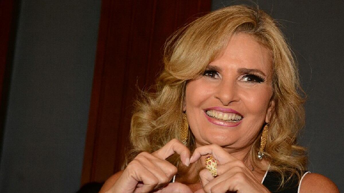 يسرا : تجسد دور الأم الحكيمة العقلانية وأبدعت، إلا أنها سبق وتعرضت للإجهاض أثناء تصويرها أحد الأفلام مع المخرج يوسف شاهين، ومن بعدها لم تستطع الإنجاب.