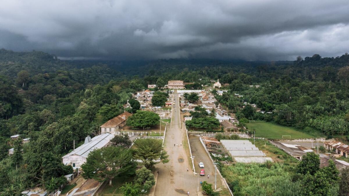 A picture taken on May 29, 2019 shows an aerial view of the abandoned roca Agostinho Neto, an abandoned cocoa plantation of Sao Tome and Principe.  Alexis HUGUET / AFP