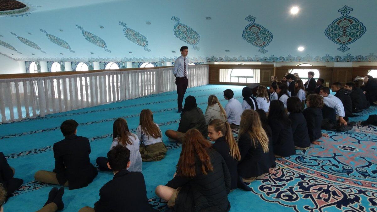 The Aziziye Mosque in Stoke Newington (Twitter)
