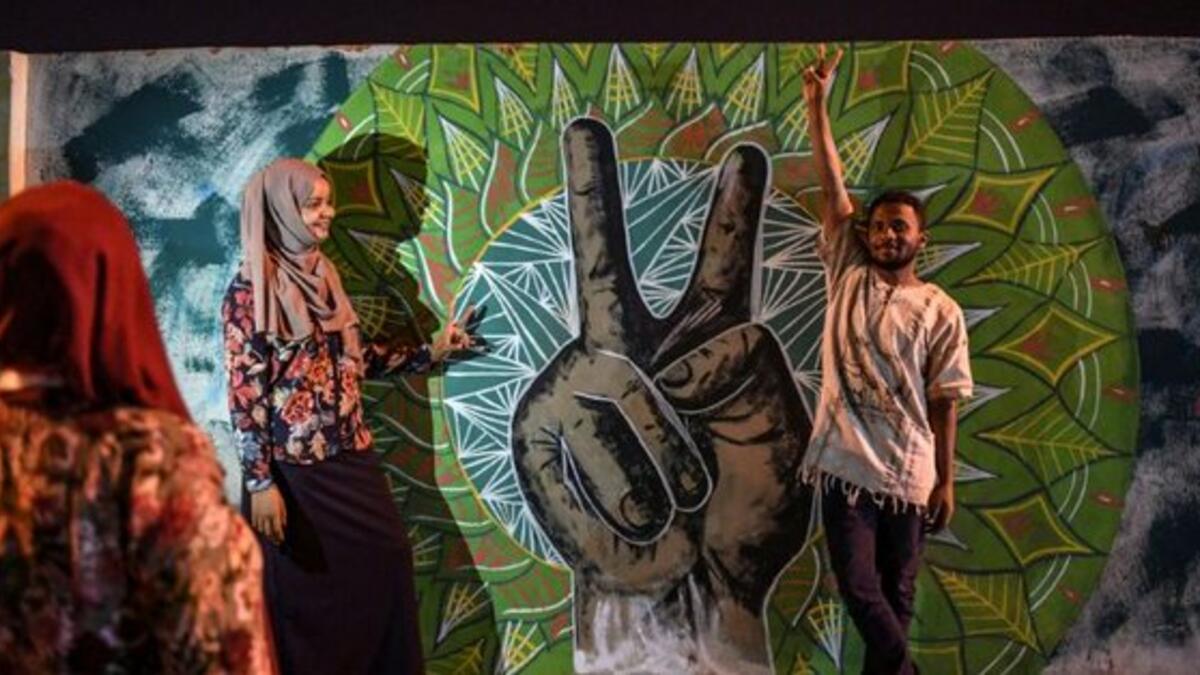 The overthrow of Bashir have inspired the graffiti artists (Twitter)