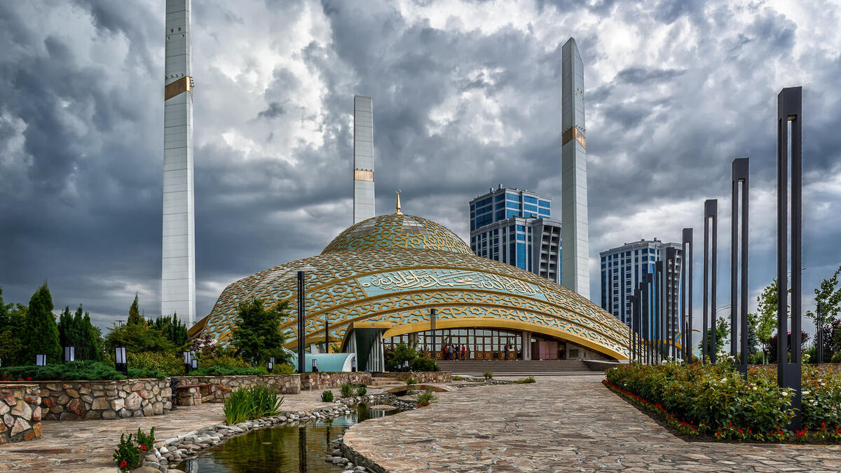 مسجد أرجون  الموقع : مدينة أرقون- الشيشان. المعماري: Baykan mimarlik السنة: 2014 عدد المصلين : 7000