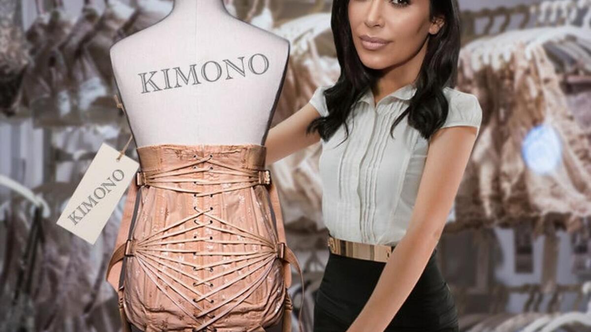 لجأ اليابانيون إلى مواقع التواصل الاجتماعي، للاحتجاج على خط إنتاج جديد لملابس داخلية طورته "كيم كارداشيان" تحت اسم "كيمونو"، وهو الزي التقليدي في اليابان، مما اعتبره البعض "سرقة لثقافتهم وإهانة للزي".