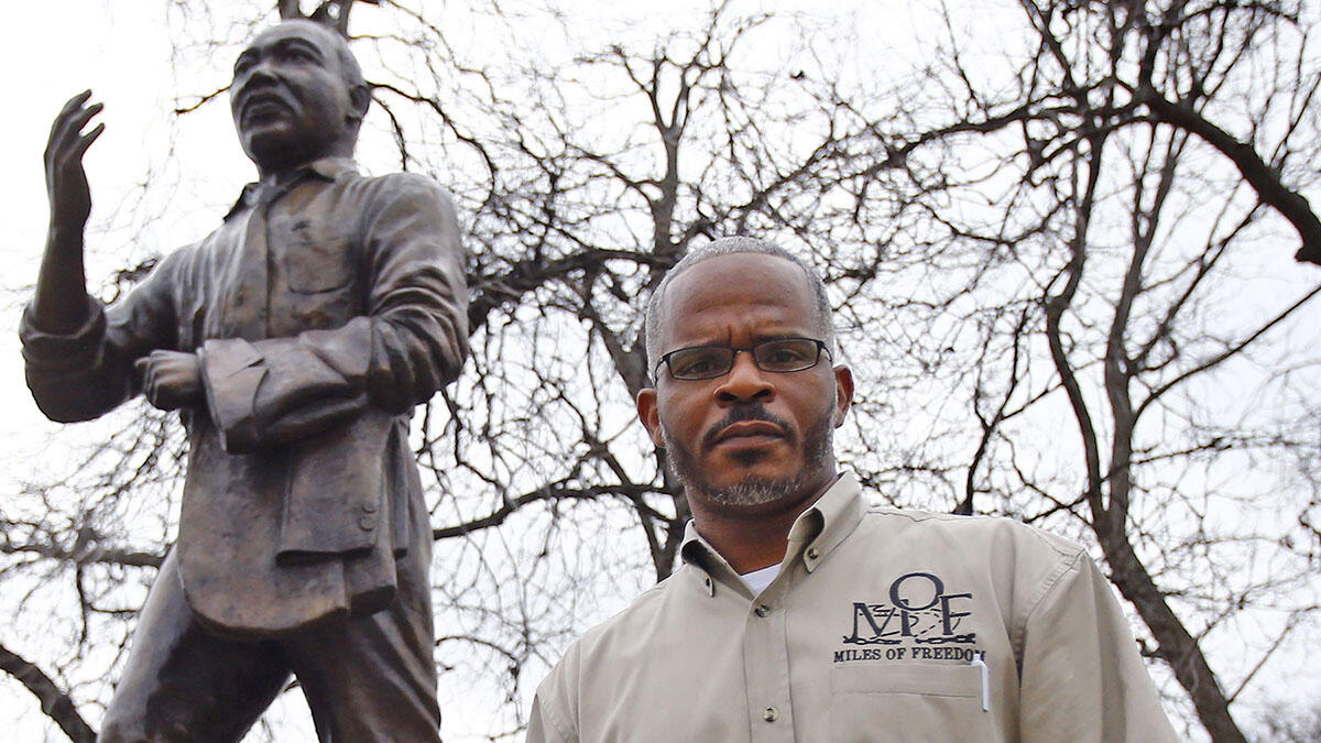 ريتشارد مايلز: بعد أن قضى 15 عامًا في السجن بسبب جرم لم يرتكبه، عانى بشكل كبير لاستعادة حياته السابقة ومحاولة الحصول على عمل، فبادر إلى تأسيس منظمة "Miles of Freedom"، وشرع في مساعدة السجناء السابقين على استعادة حياتهم والانخراط في المجتمع مجددًا.