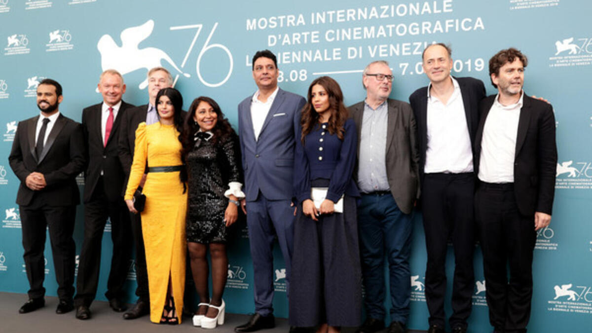 شارك في كتابته براد نيمن مع هيفاء المنصور.