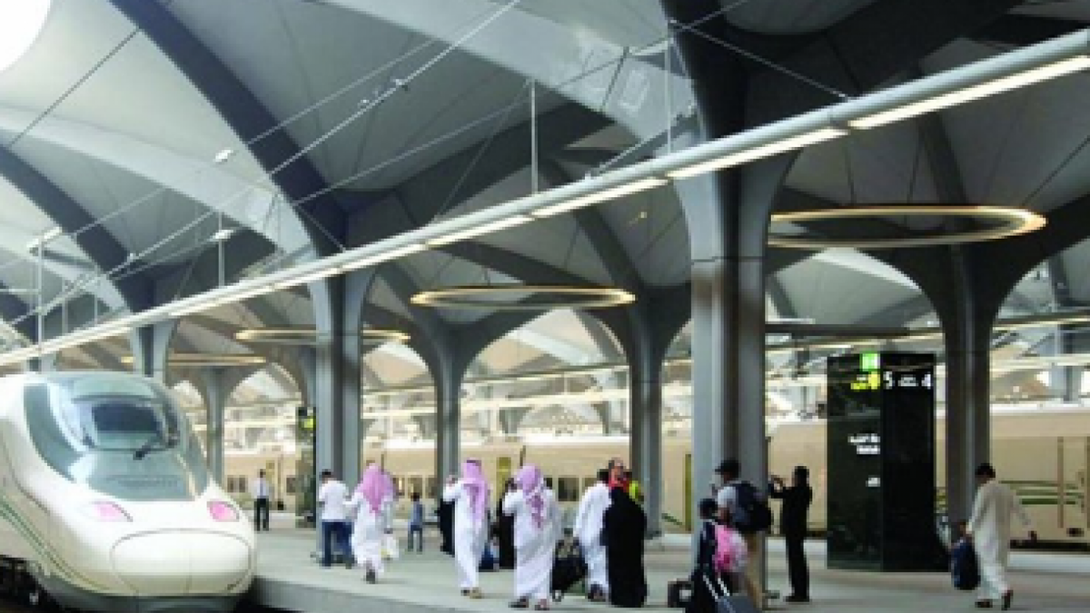 رفعت هيئة النقل، حالة الاستعداد القصوى بقطار الحرمين السريع والذي من المقرر أن ينقل، خلال هذا الموسم من العام الجاري، نحو 350 ألف حاج على متن 2000 رحلة متتابعة.