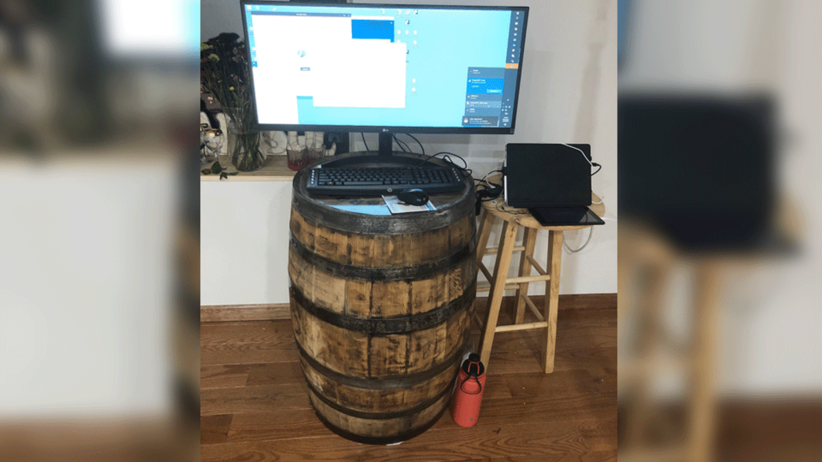 مكتب لمحبي الأشياء القديمة النادرة