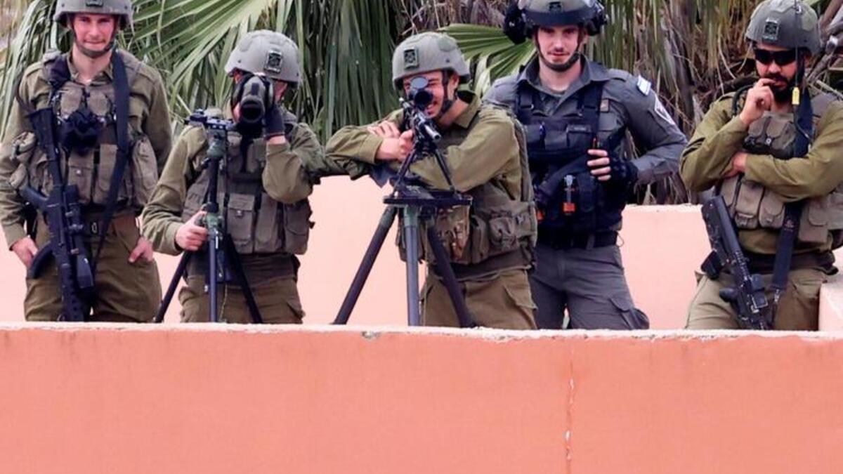 Palestinian Protesters Confront Israeli Police During Ramadan