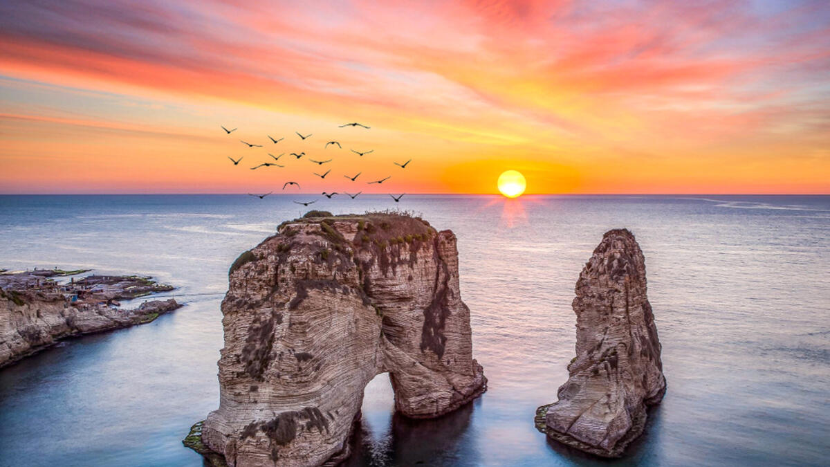 9. لبنان: على الرغم من كل التحديات الاقتصادية التي يواجهها لبنان ، فإن لبنان هو أغنى بلد عربي يبلغ إجمالي الناتج المحلي للفرد فيها 15.21 ألف.