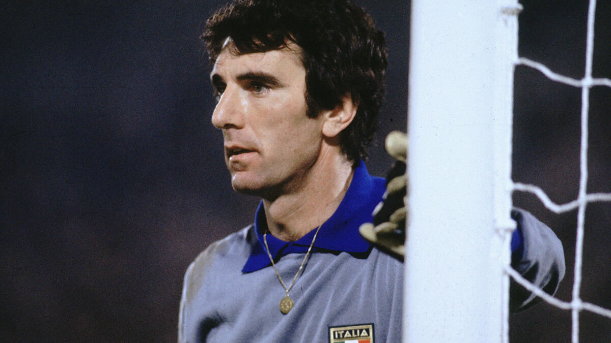 المركز السادس: دينو زوف بـ 112 مباراة دولية