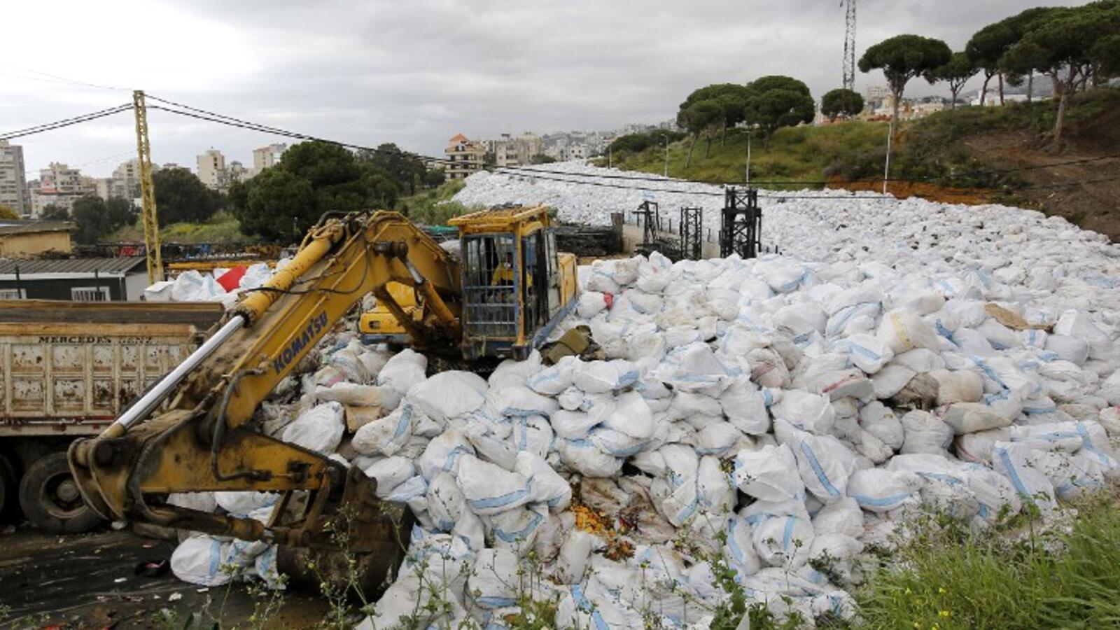 Trash collection crisis looms in Lebanon as Sukleen blocks entrance to
