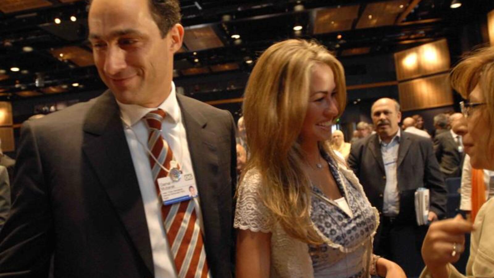 علاء مبارك وزوجته لا يزوران قبر ابنهما البوابة