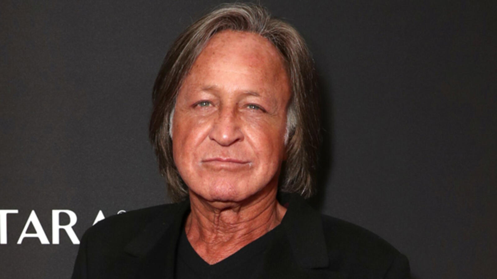 As Gigi Reunites With Zayn Father Mohamed Hadid Enjoys