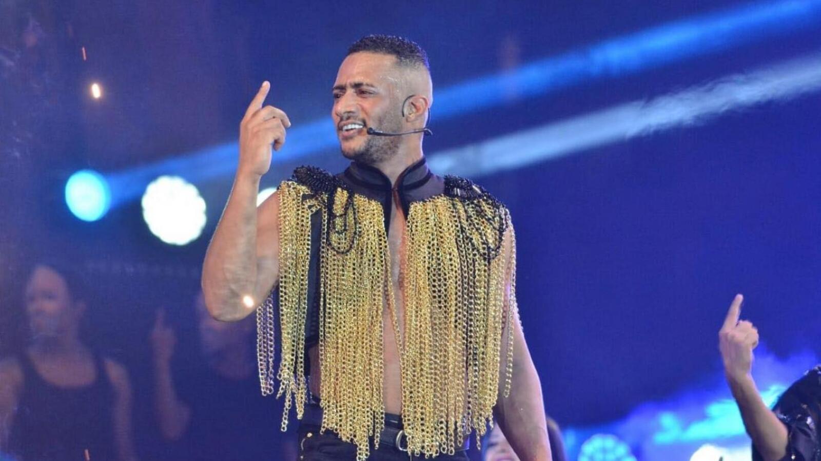 محمد رمضان يرد على منتقدي سجوده أمام الجمهور في حفله ...