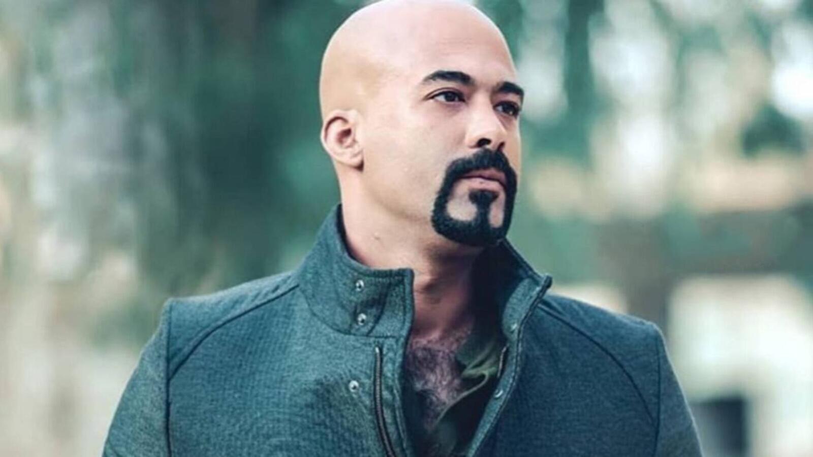 نجوم الفن يحضرون عزاء الراحل هيثم أحمد زكي وانهيار خطيبته ...