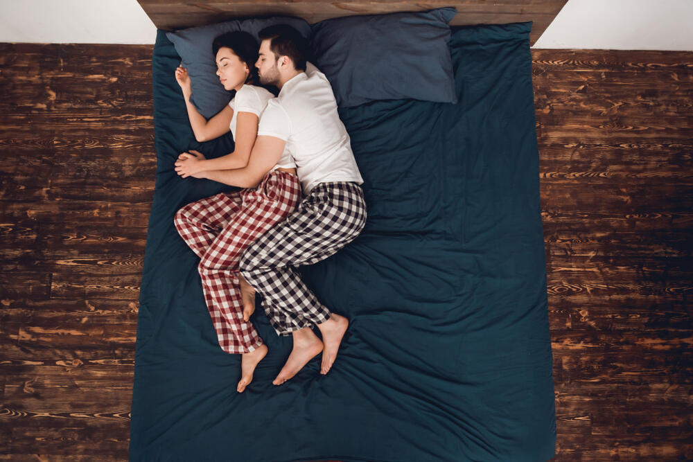 Sleeping Positions is Intimate Guide to the Health of Your Relationship