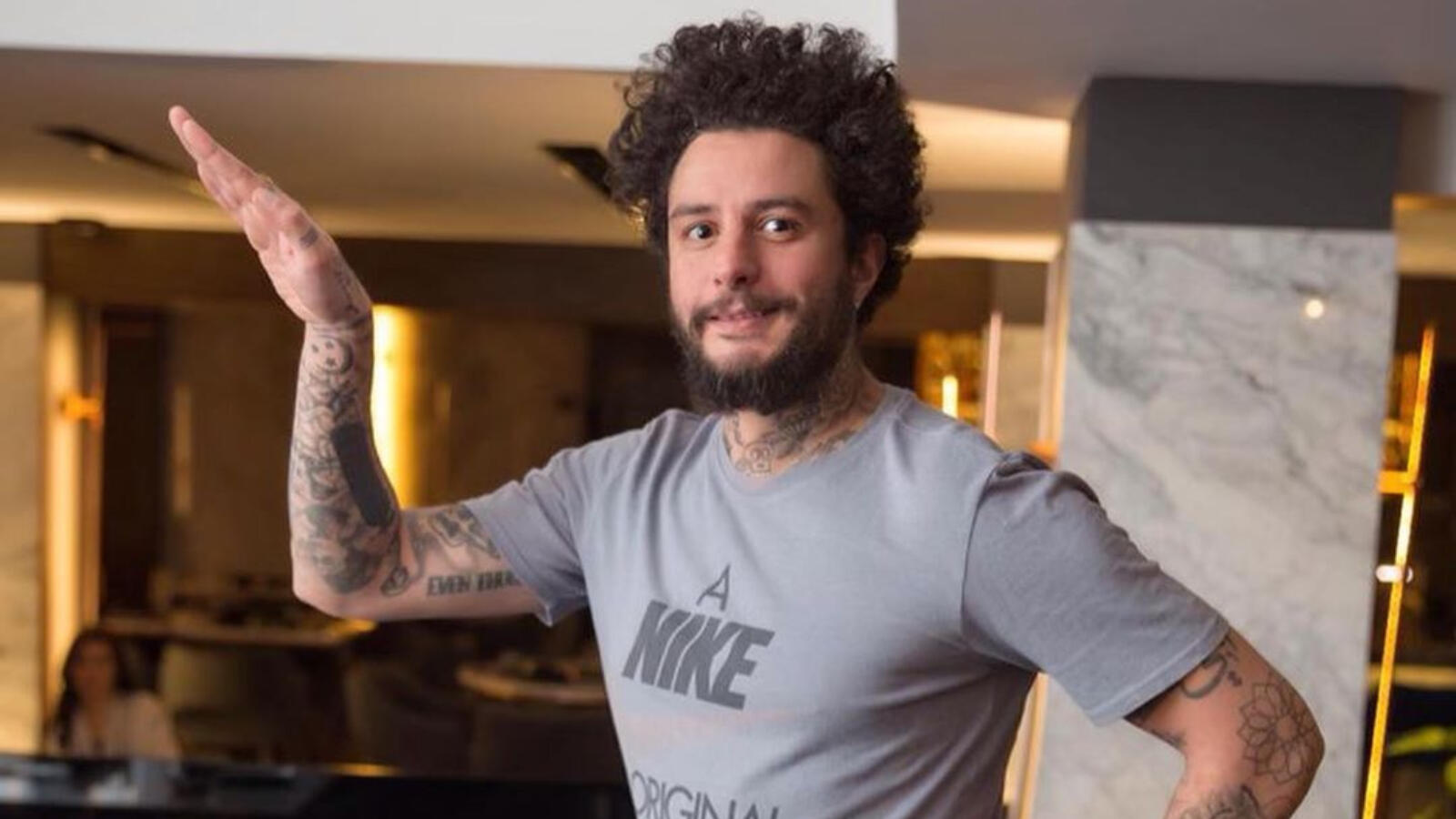 Ahmed El Fishawy Kisses His Kim Kardashian Look Alike Wife Again On The Red Carpet Why Did He Cry Pictures Al Bawaba #sheesha #trouvaille blue #el fishawy #coffee house #chai. ahmed el fishawy kisses his kim