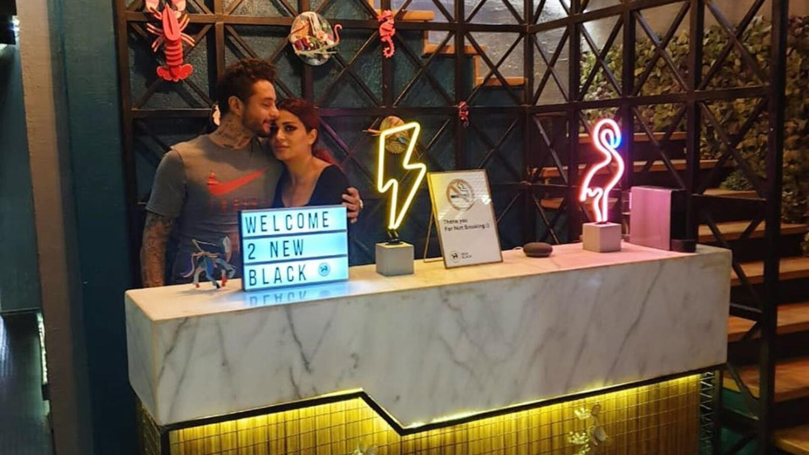 Now That S Cliche Ahmed El Fishawy Provokes His Followers With Another Steamy Kiss Watch Al Bawaba I have dedicated most of my professional life creating art. al bawaba