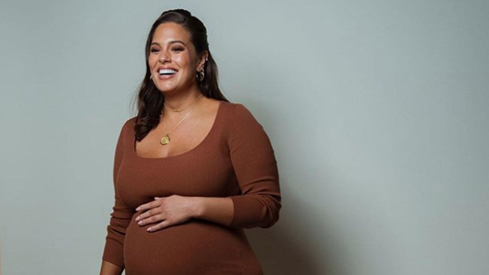 Ashley Graham Shares A Sweet Family Picture Al Bawaba