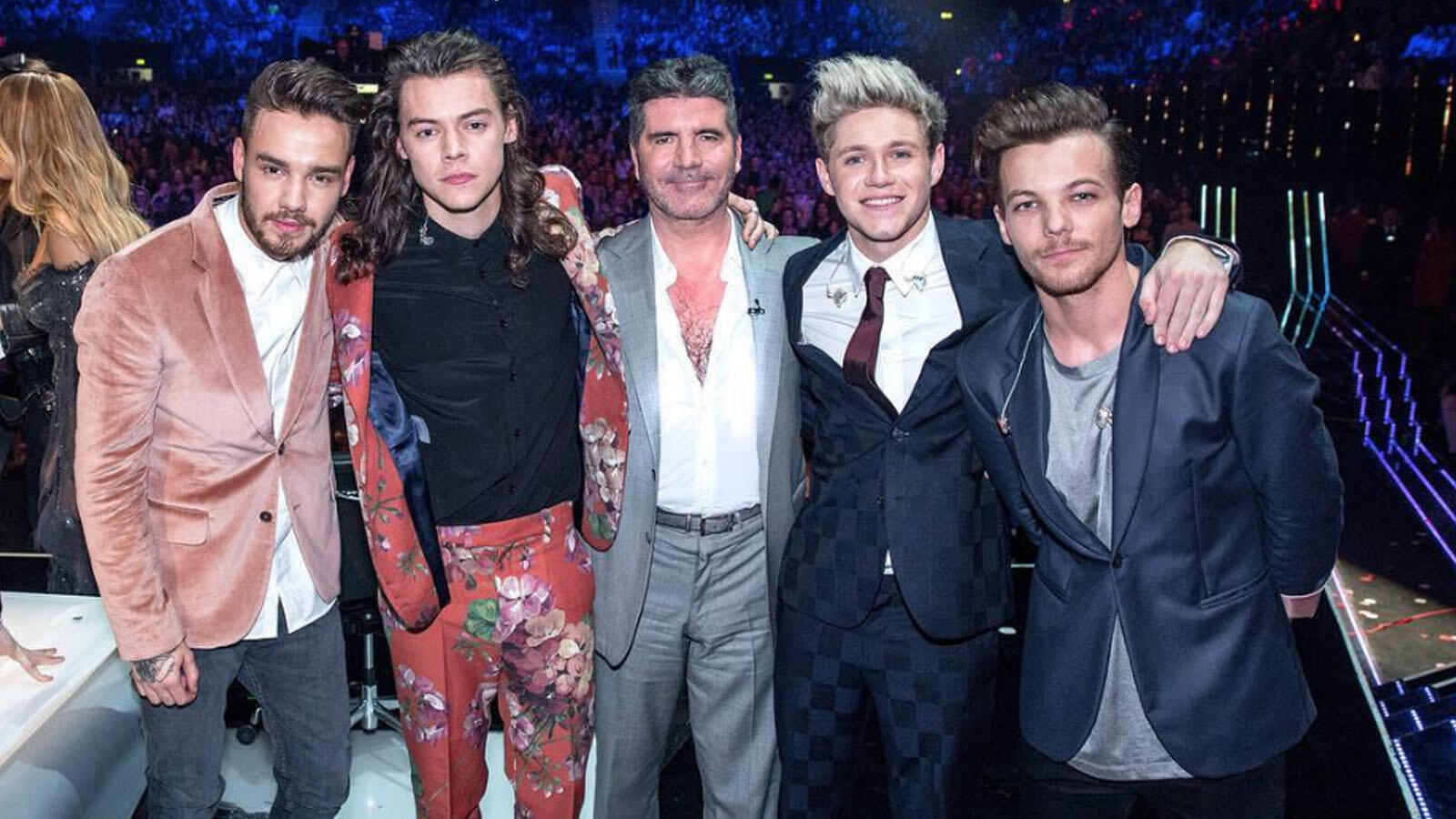 Will Simon Cowell Host One Direction S Rumoured Comeback Al Bawaba Cowell kemudian memanggil mereka pada 23 juli 2010 dan menawarkan kesempatan untuk melanjutkan meraih mimpi, tetapi menjadi satu grup.