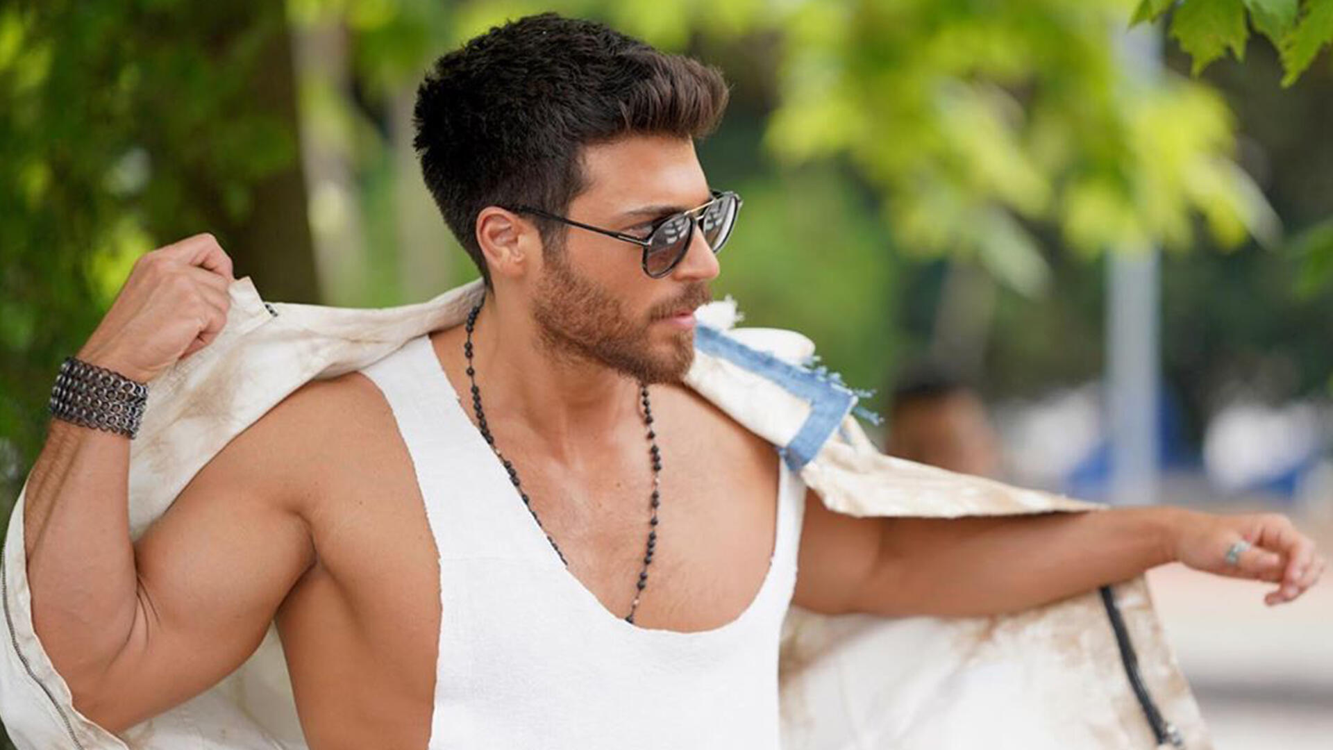 Can Yaman Picked These Shots From Mr Wrong To Share With His 6 6 Million Instagram Followers Al Bawaba