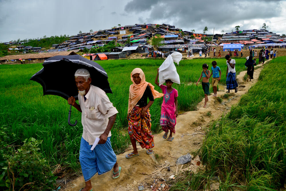 UNHCR Officials Visit Rohingya Camp on Remote Bangladeshi Island Al Bawaba