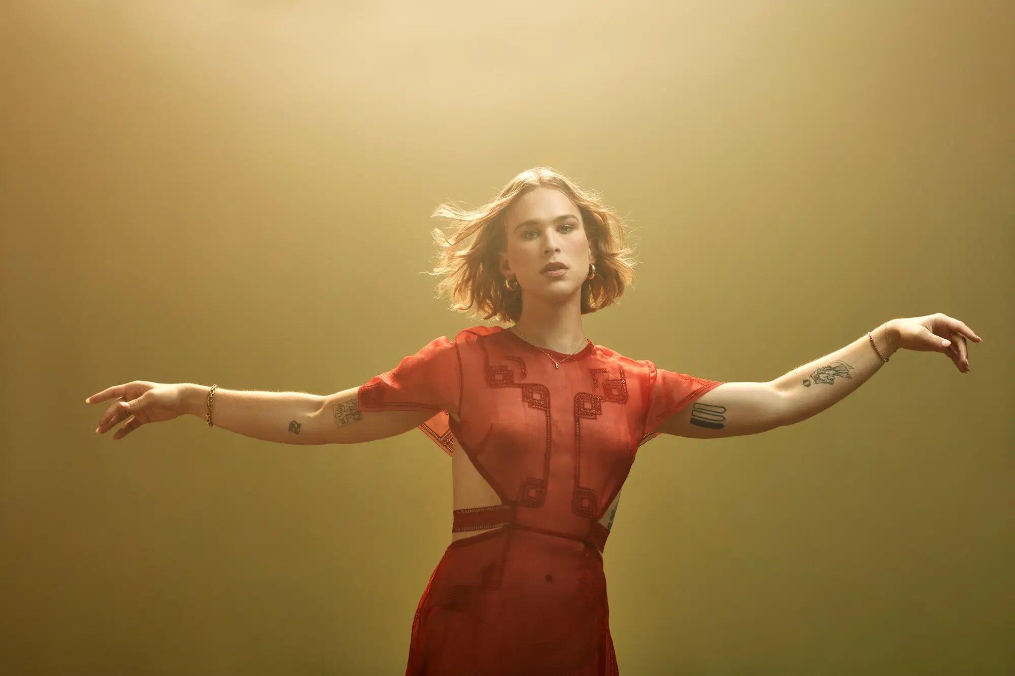 Emma Corrin Supports Tommy Dorfman After Coming Out as Transgender Al