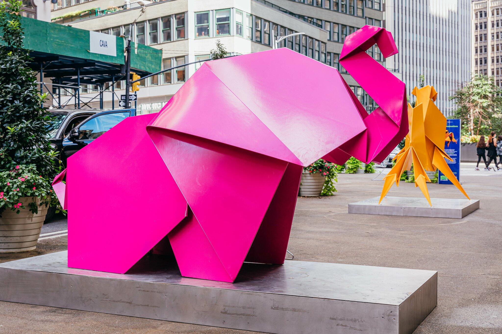 Giant Origami-Inspired Sculptures Decorate Broadway | Al Bawaba