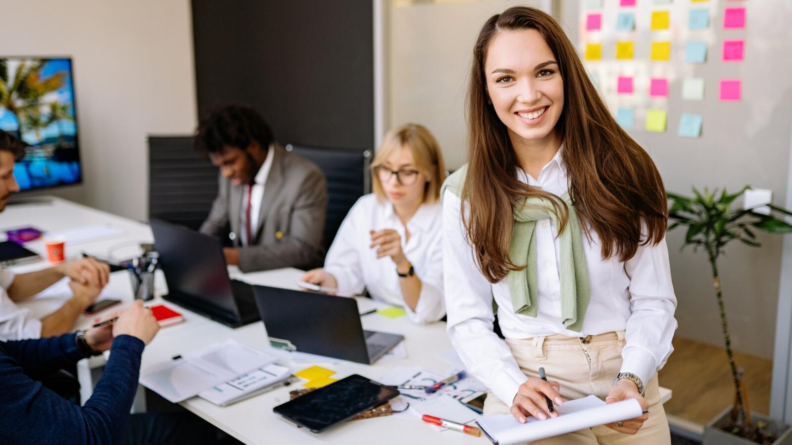 كيف تتعامل مع زميل غيور في مكان العمل | البوابة