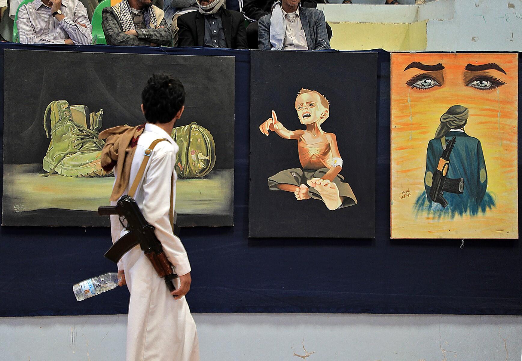 Despite War, Yemeni Artists Hold Art Exhibition | Al Bawaba