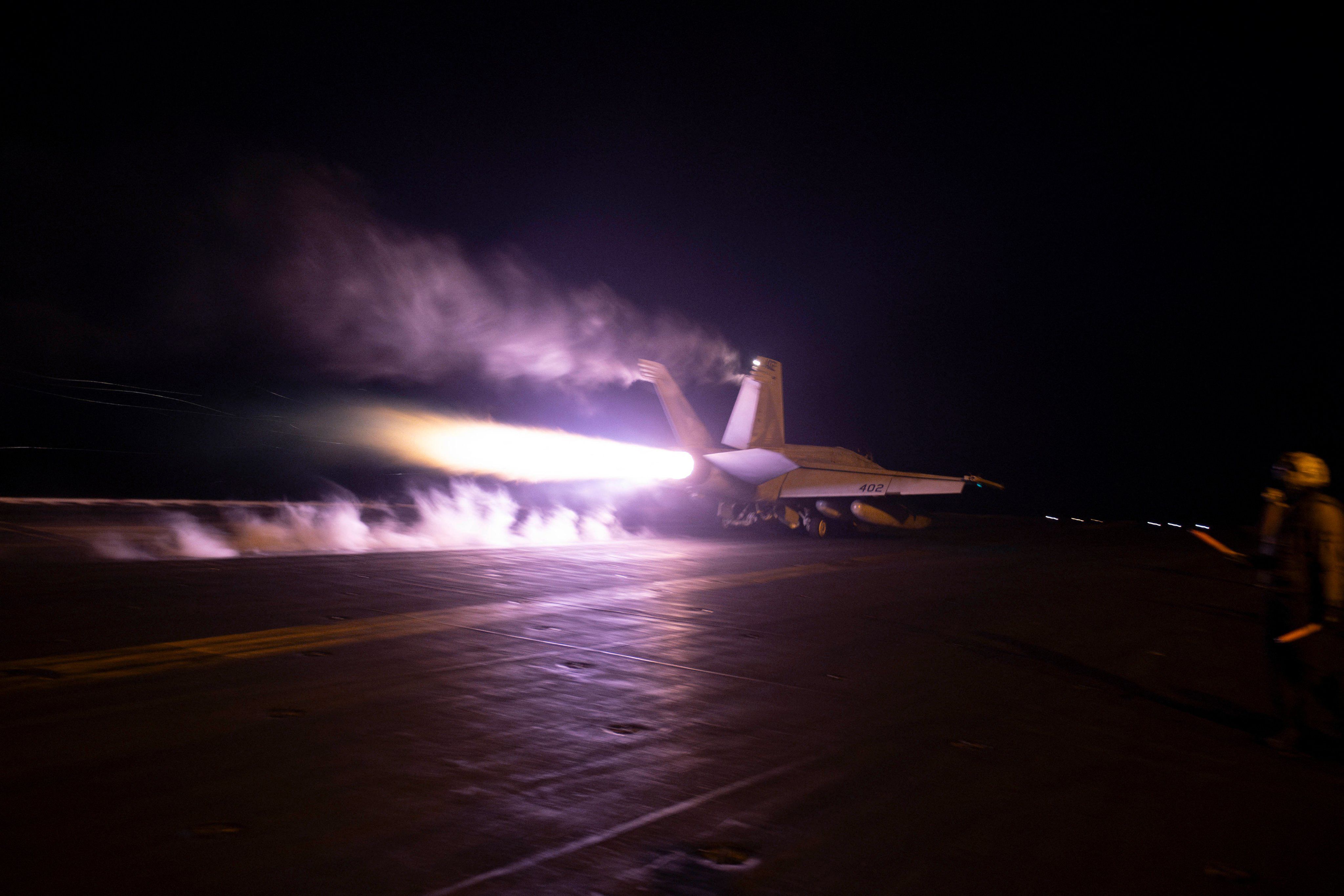 us-and-uk-militaries-launch-8-joint-strikes-against-houthis-al-bawaba
