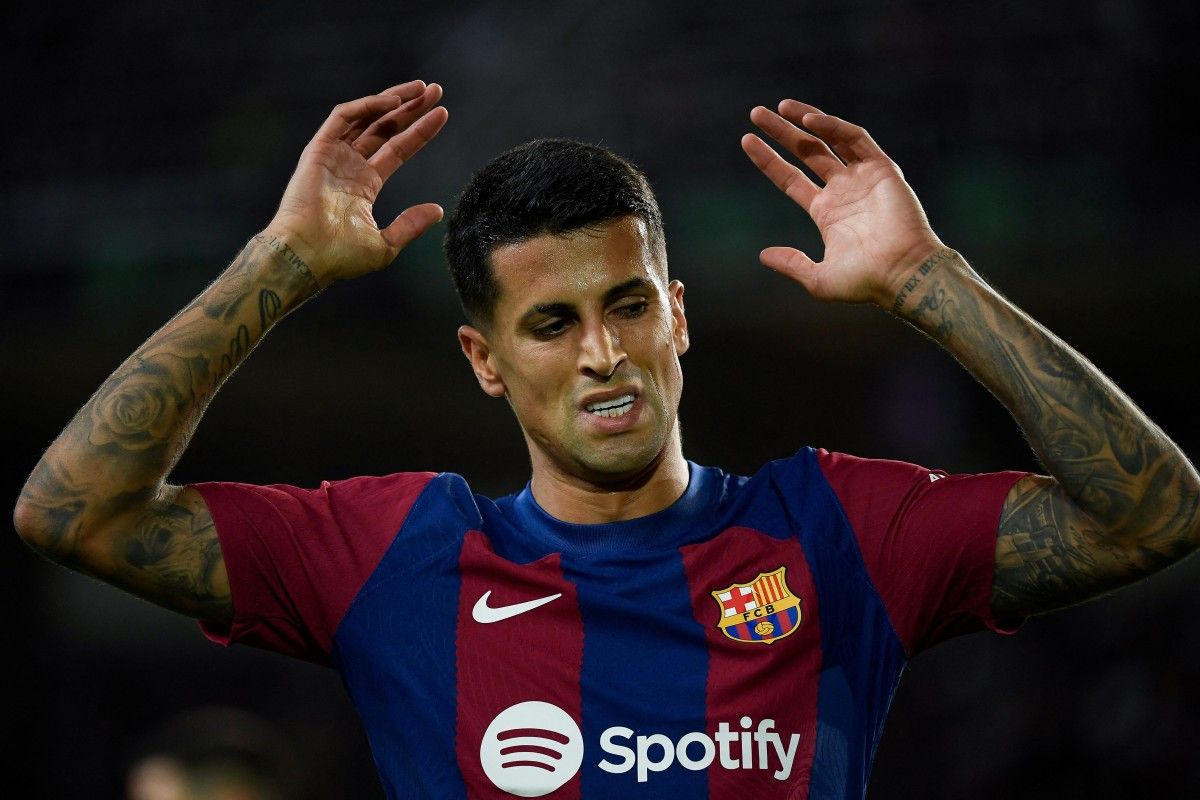 Stunning Portugal's Cancelo Returns To Barcelona On Loan From Al-hilal Moment for Your Screen Stunning Portugal's Cancelo Returns To Barcelona On Loan From Al-hilal Moment for Your Screen