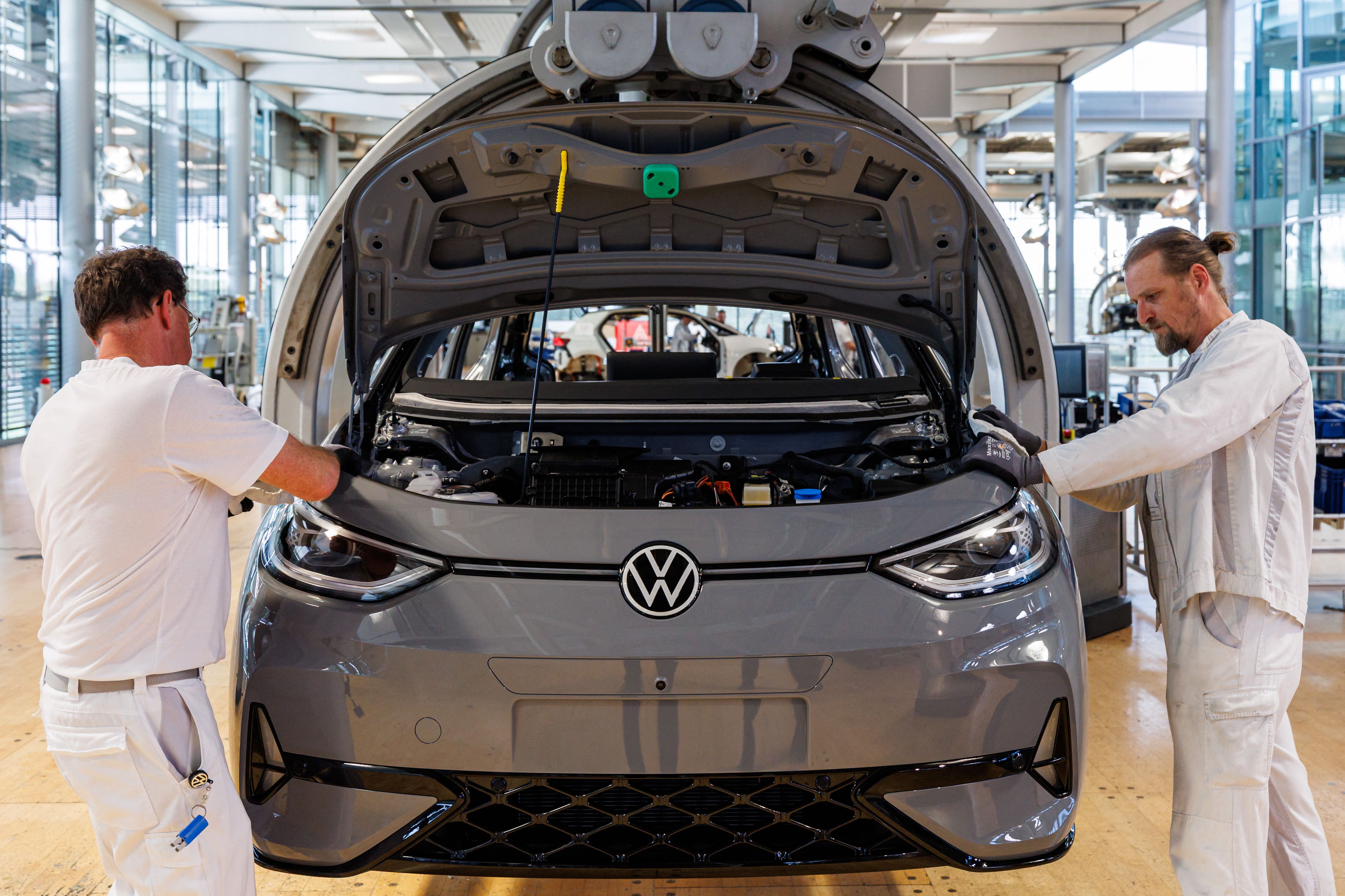 German car exports to U.S. slide 14% as Trump tariffs hit auto sector hardest