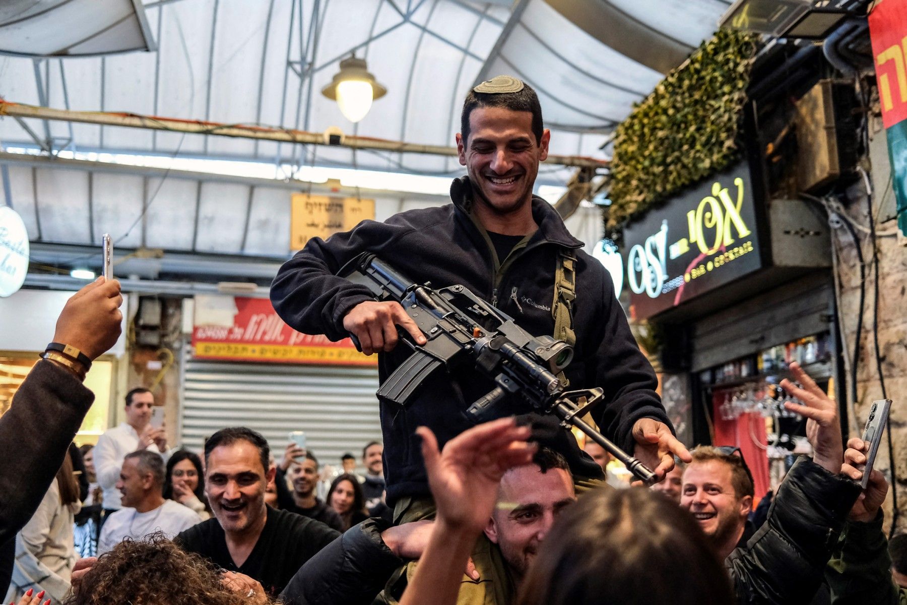 Israel allows residents of 18 extra settlements to carry weapons