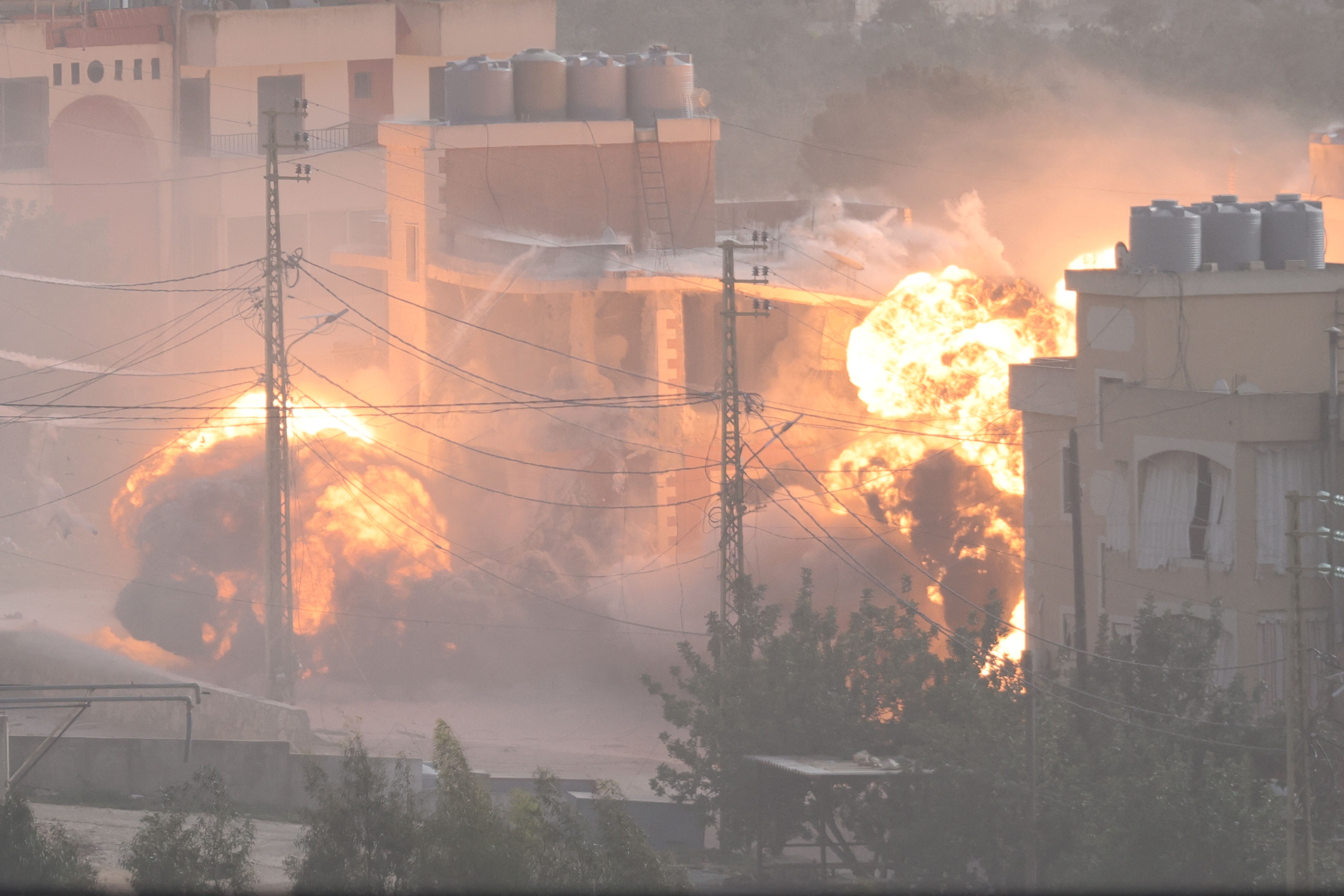 Intensified Israeli airstrikes target southern Lebanon