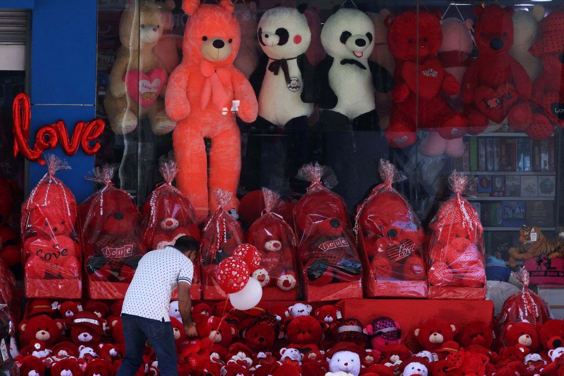 The 'Valentine's economy' grows strongly, reaching $29 billion