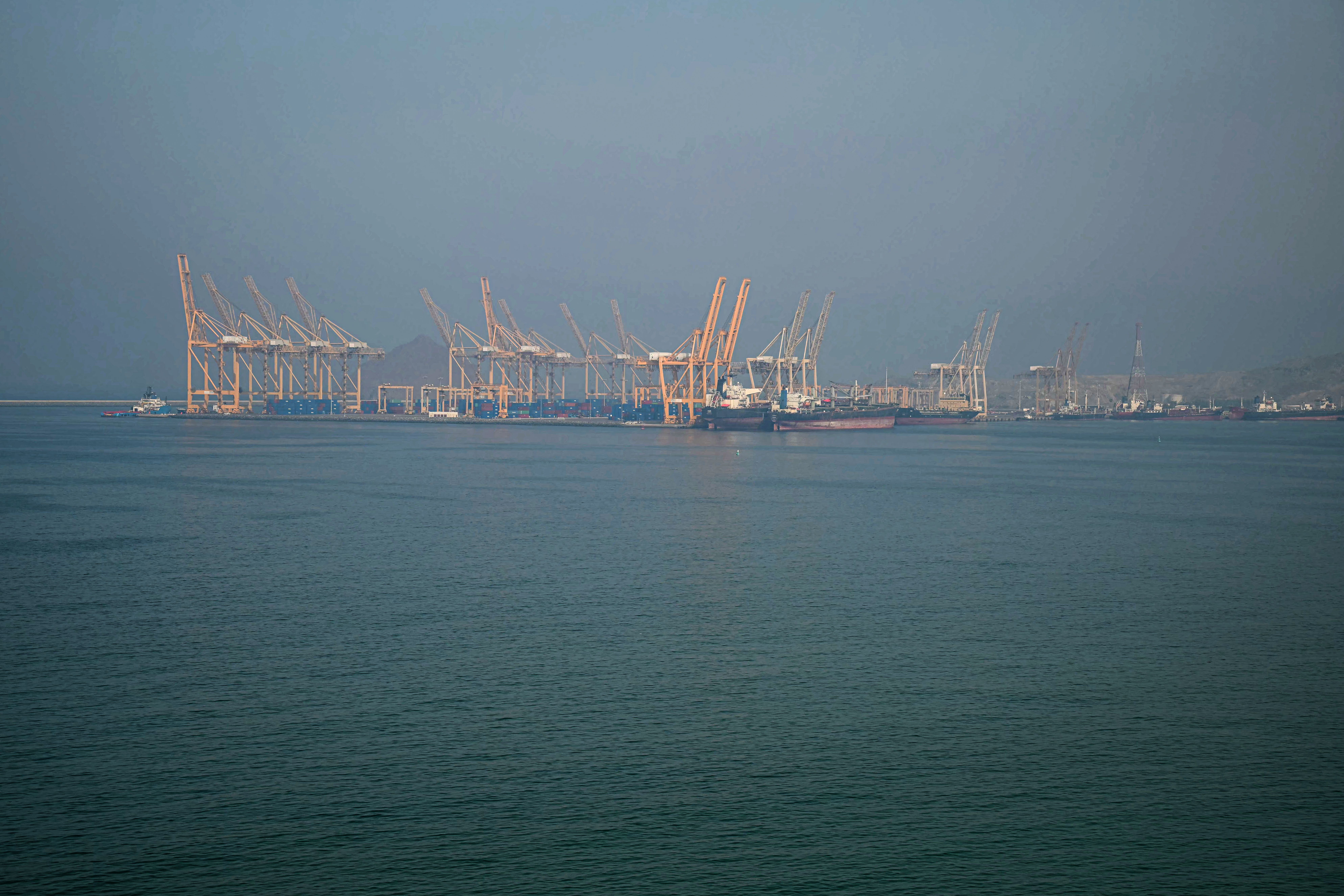 شراكة محتملة في النفط بين الولايات المتحدة وإيران وسط تصاعد ضغوط الحرب