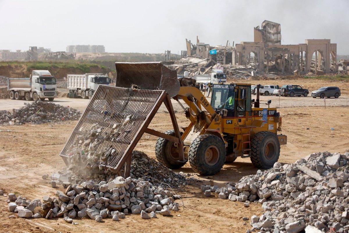 Trump to build a 350-acre military base in Gaza