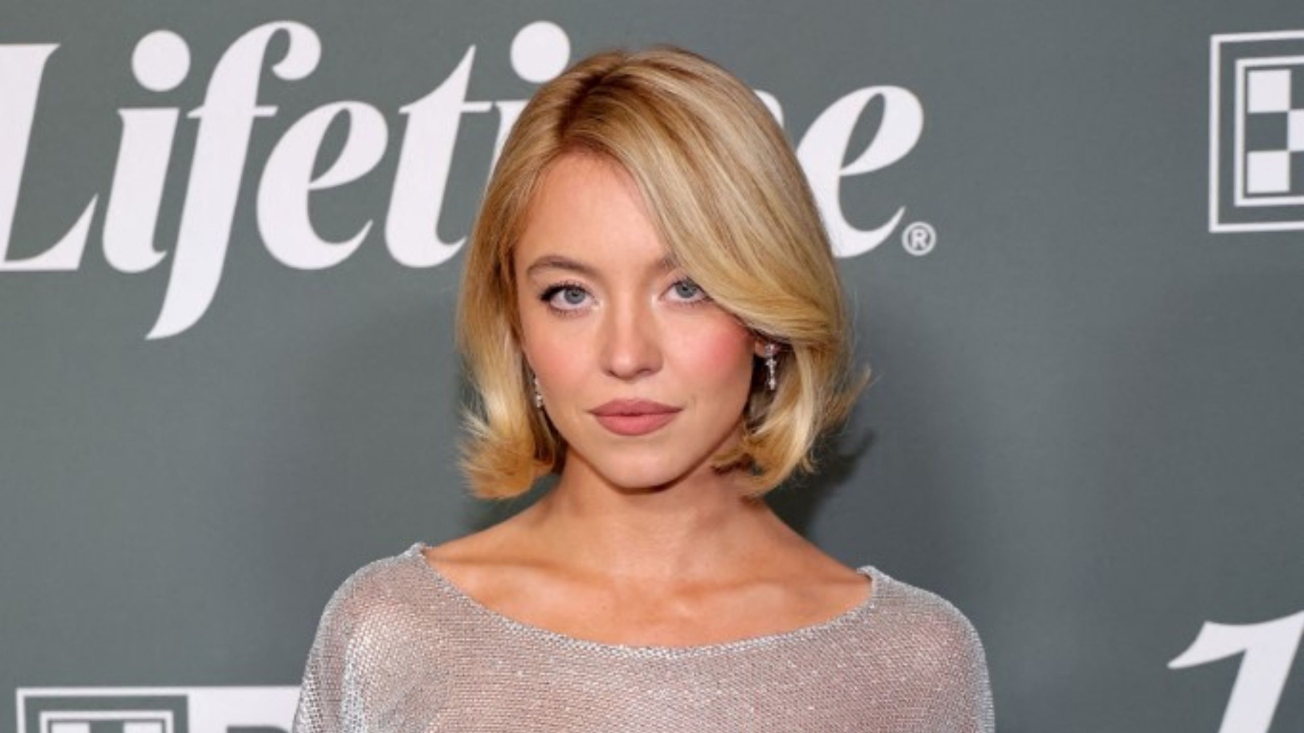 Sydney Sweeney surprises fans with playful pitch moment in Lisbon