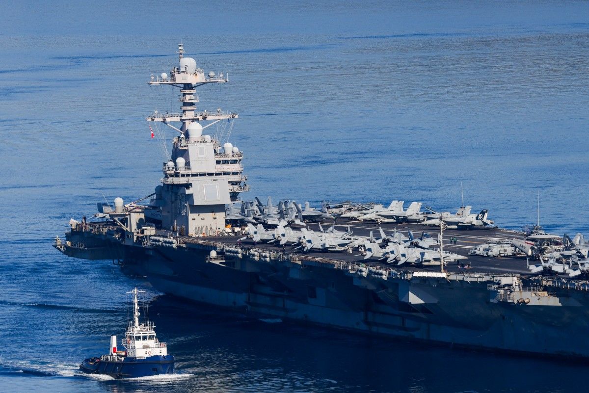 أُصيب بحاران أمريكيان في حريق على متن يو إس إس جيرالد ر. فورد