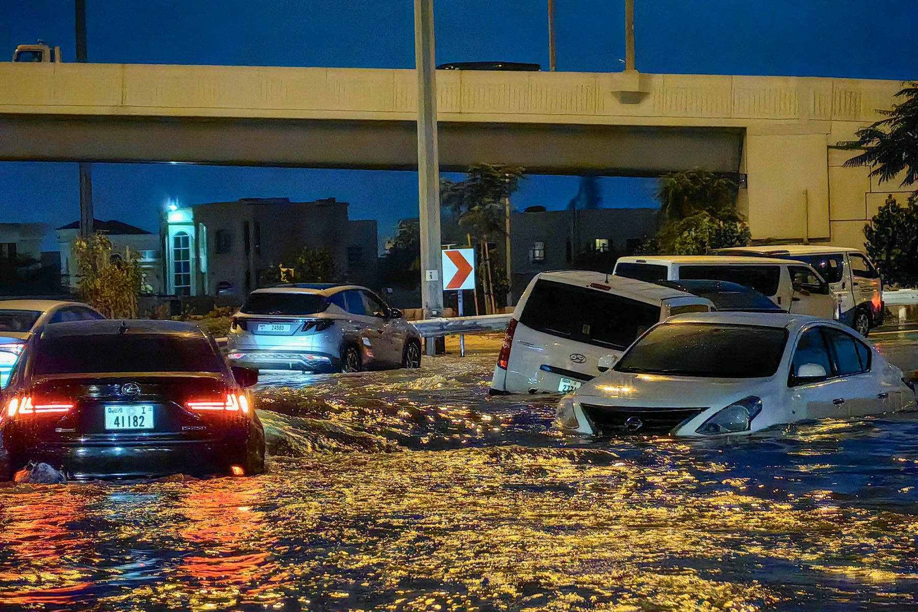 Flash floods hit Gulf countries, kill five in Oman