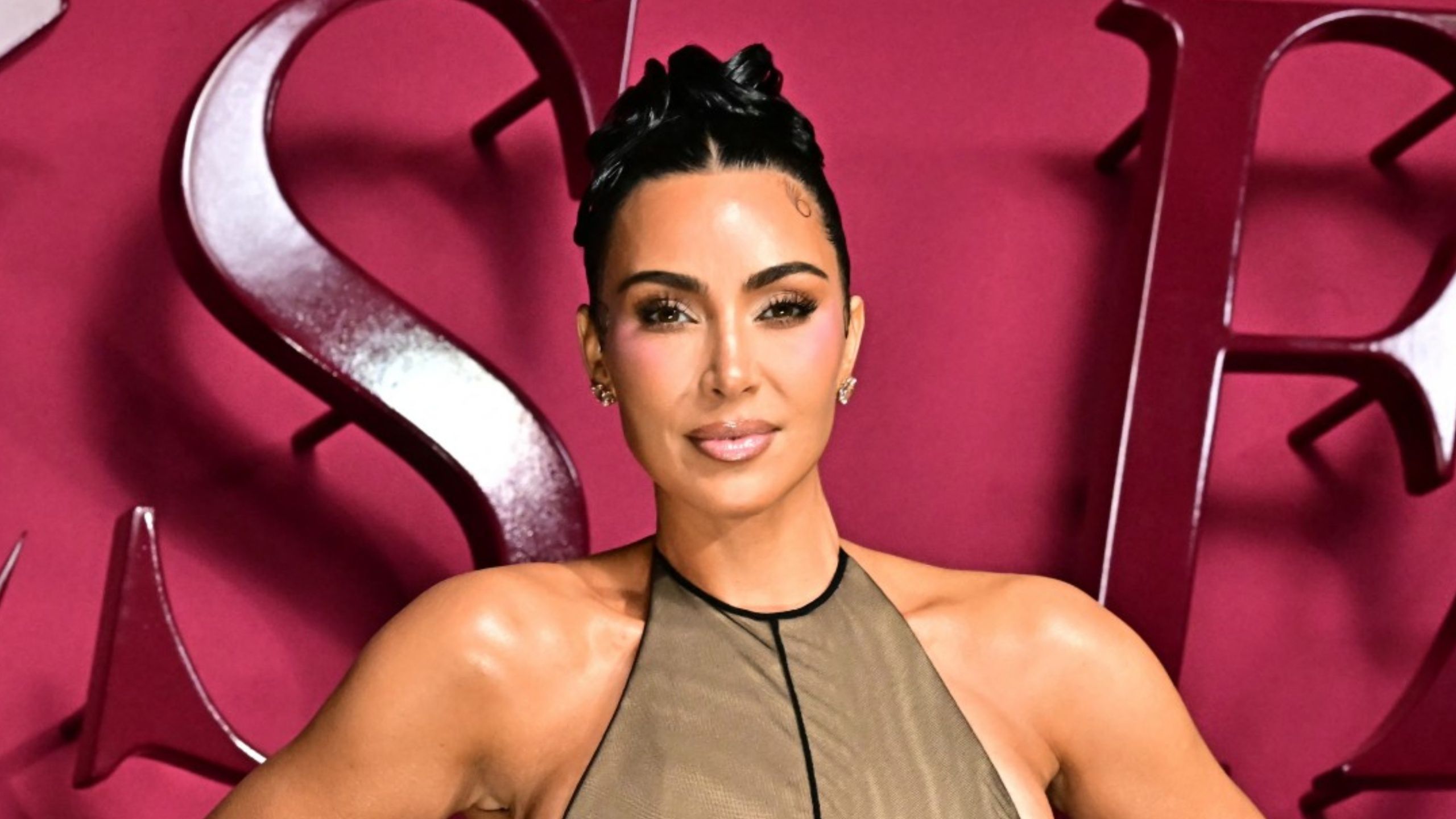 Kim Kardashian revives Naked dress trend in sheer mesh | Al Bawaba