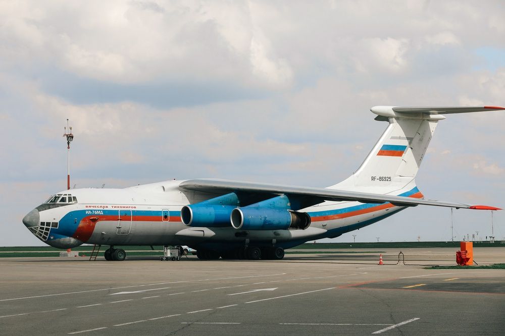 طائرة روسية تنقل أكثر من 100 إيراني من لبنان طائرة روسية تنقل أكثر من 100 إيراني من لبنان